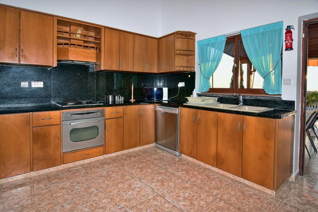 Villa Lp Peyia Exterior photo